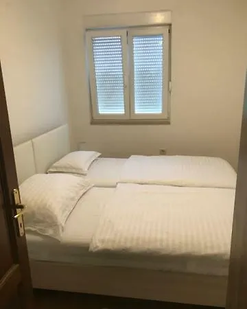 Zenta Apartment *